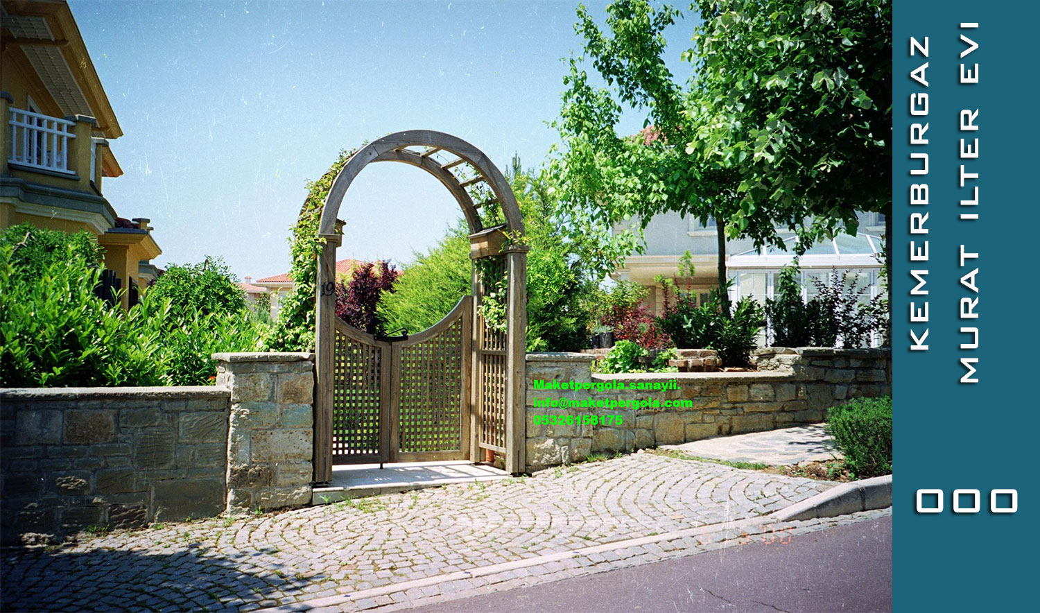 Kemerli ve Trellis (Kafesli) Ahşap Bahçe Kapısı