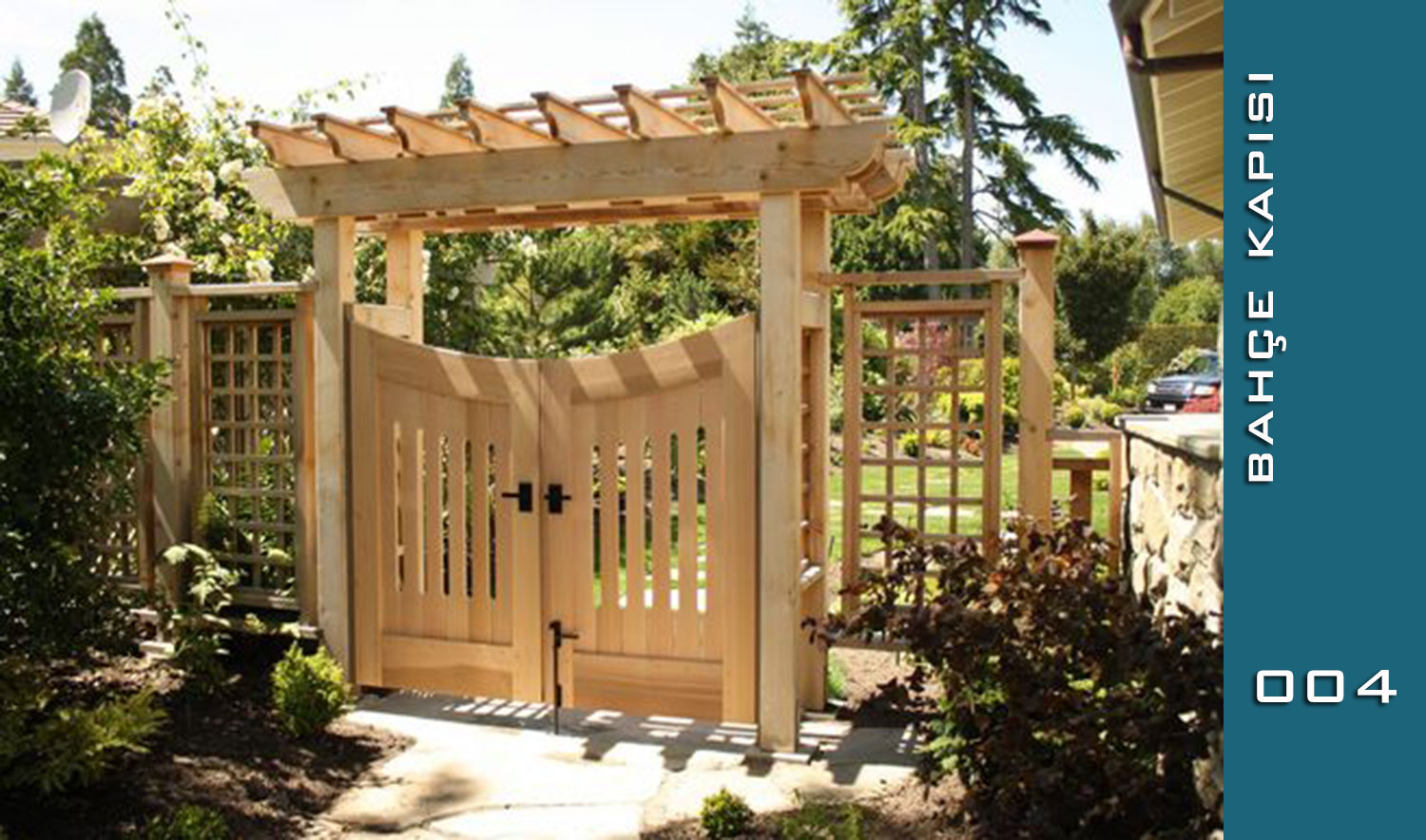 Pergola Taçlı ve Kafesli Ahşap Villa Kapısı (004 Serisi)